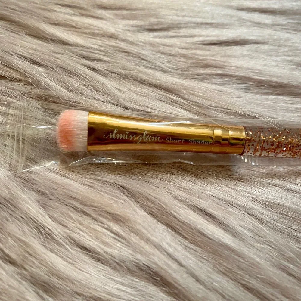 BRAND NEW! SLMISSGLAM EYESHADOW BRUSH! (SHORT SHADER) GLITTER COLLECTION 💕✨